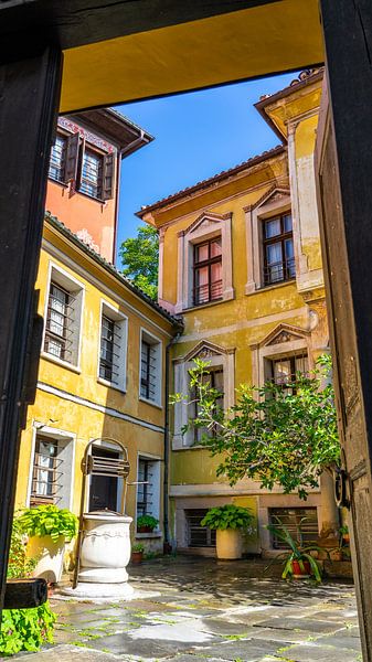 Binnen kijken bij een Renaissance huis in Plovdiv, Bulgarije van Jessica Lokker