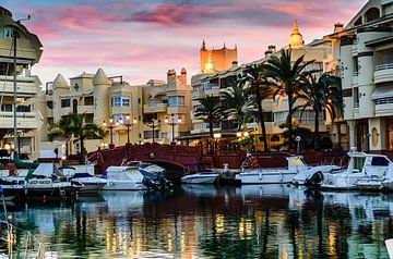 Sporthafen mit Booten bei Sonnenuntergang in Benalmadena Andalusien Spanien von Dieter Walther
