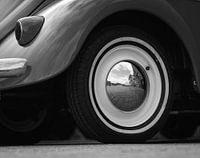 Volkswagen Käfer Reflexion im Rad
