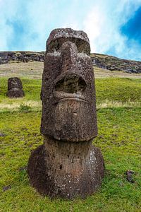 Paaseiland beeld (moai)  bij de Rano Raraku groeve op Paaseiland, Chili, Polynesie