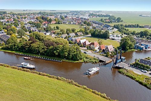 Luchtfoto van het traditionele stadje Akkrum in Friesland Nederland