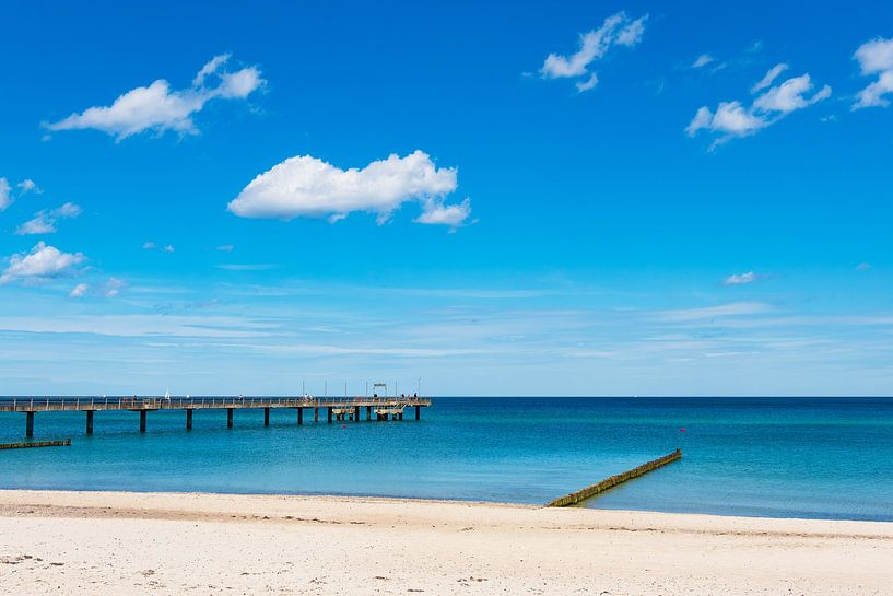 Beach and pier on the Baltic Sea coast in Heiligendamm by Rico Ködder