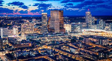 Blick über das Stadtzentrum von Den Haag am Abend. von Claudio Duarte