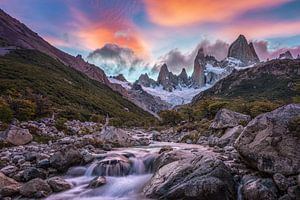 Fitz Roy Kaskaden und Mount Fitz Roy