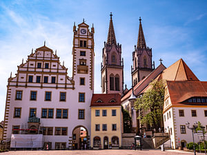 Rathaus und St. Aegidien Kirche in Oschatz Sachsen