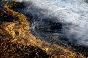Die Kraft des Meeres: brechende Wellen von Rob van Esch