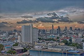Bangkok by Night sur Willem Scherpenisse