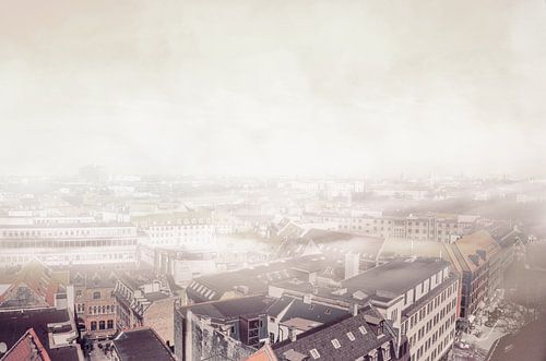Stadsgezicht van Kopenhagen in Mist vanaf Rundetaarn - Betoverende Wanddecoratie