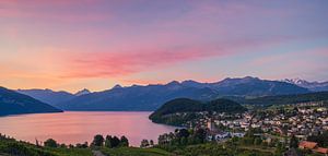 Sonnenaufgang in Spiez im Berner Oberland