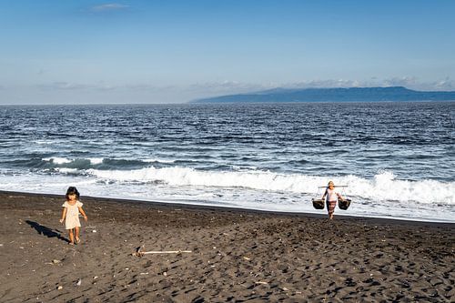 The White Gold of the Black Beach