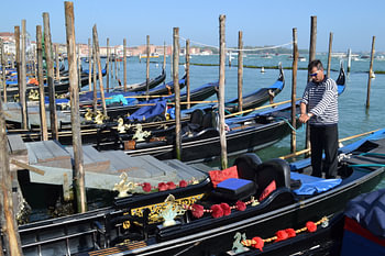 Italië, Venetië: gondelier bij  de Canal Grande
