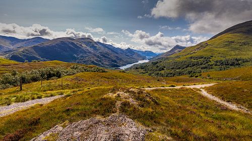 De magnifieke bergen van de Schotse Hooglanden