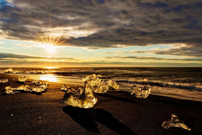 Diamond Beach in Iceland by Dieter Meyrl