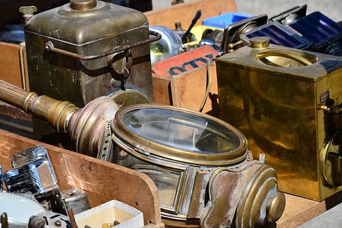 Vintage car headlights by Ingo Laue