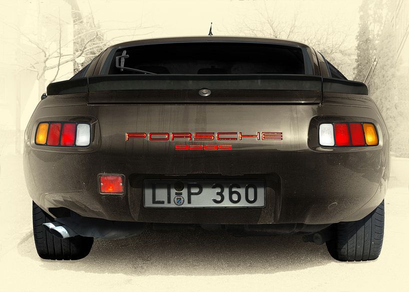 Porsche 928 in antique color by aRi F. Huber