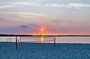 Zonsondergang op het strand van Laboe aan de Oostzee