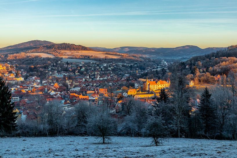 Wintermorgenspaziergang durch das schöne Morgenlicht von Schmalkalden von Oliver Hlavaty