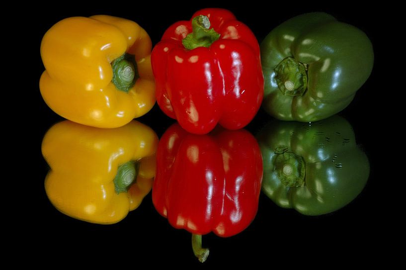 Paprikaschoten, rot, grün und gelb von Brian Morgan