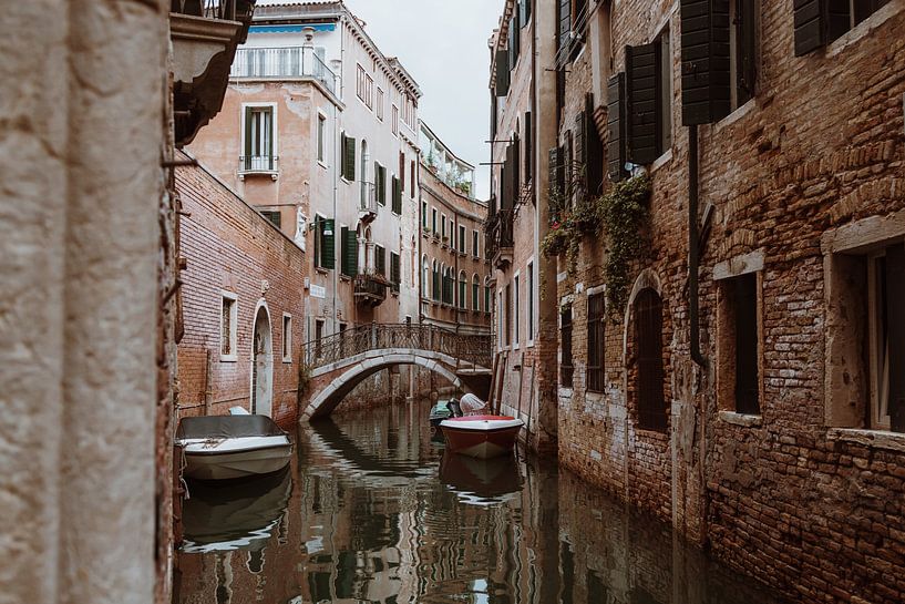 Kanaal in Venetië | Reisfotografie Italië van Anne Verhees