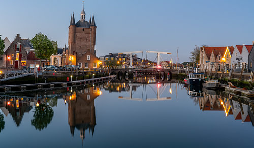 Zuidhavenpoort in Zierikzee tijdens het blauwe uur
