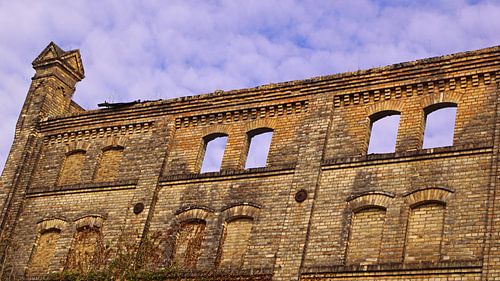 Ruïne van het pakhuis van het molencomplex Böllberg in Halle in Duitsland