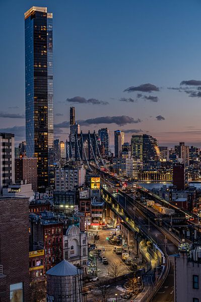 Manhattan Bridge - Chinatown Glow by Karsten Rahn