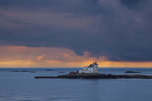 De vuurtoren van Grønningen Fyr bij Kristiansand in Noorwegen