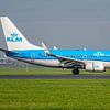 L'avion de passagers Boeing 737-700 de KLM. sur Jaap van den Berg