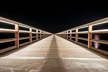 Uitzicht op de pier in Ahlbeck aan de Baltische Zee bij nacht van Andreas Völkel