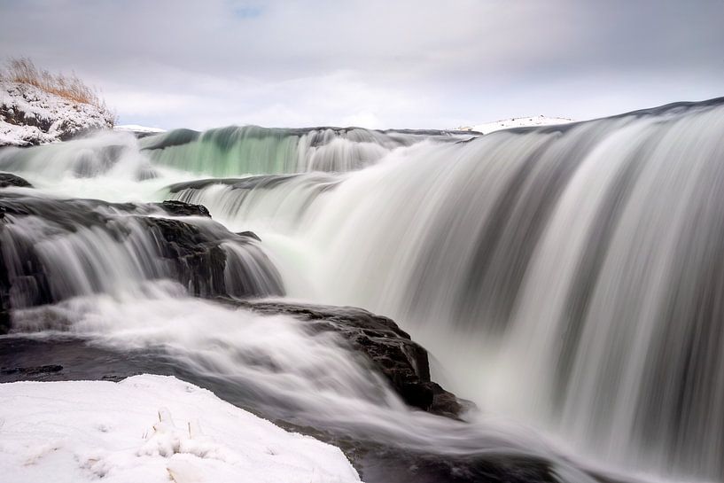 De Reykjafoss waterval in Noord IJsland van Gerry van Roosmalen