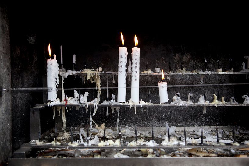 Kerzenstimmung Bild Japan von Kees van Dun