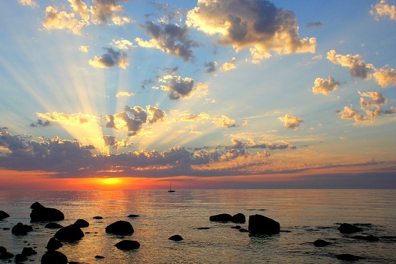 Sonnenstrahlen van Ostsee Bilder