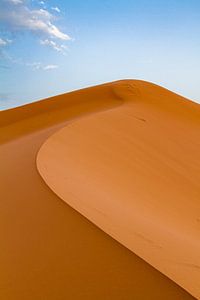 Hoge duin in Erg Chebbi, Sahara