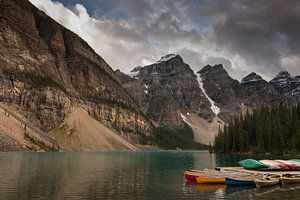 Kajaks am Moraine Lake