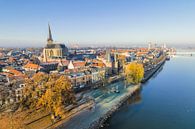 Stadsgezicht Kampen aan de IJssel tijdens een winterse zonsopgang van Sjoerd van der Wal Fotografie thumbnail