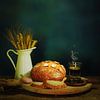 Stilleben mit Brot, Kaffee, Mais und Schokolade. von Saskia Dingemans Awarded Photographer