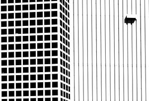 Abstraktes rotterdam in schwarz-weiß von Ilya Korzelius