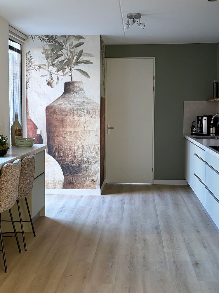 Mediterranes Stillleben mit Olivenzweigen  von Japandi Art Studio 