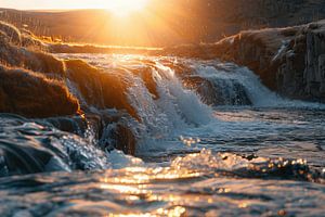 Wasserfall, Sonnenstrahlen durch Nebel