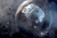 Bevroren zeepbel op ijs