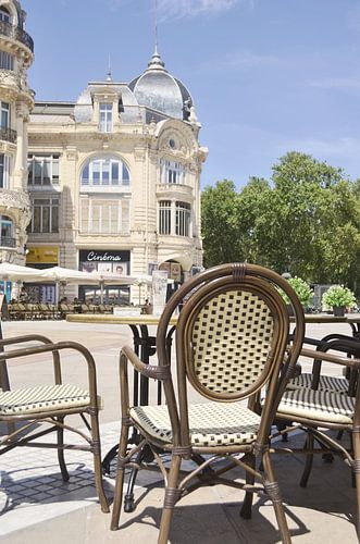 Frans café in een straat van Montpellier - Vintage reisfotografie