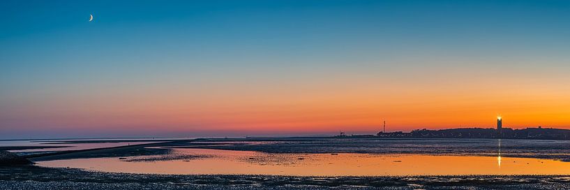 Vue panoramique d'un coucher de soleil avec les Brandaris sur Terschelling par Henk Meijer Photography
