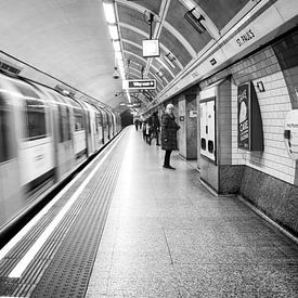 London St. Paul's Station - Bye. by Arjen van de Belt