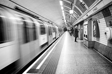 London St. Paul's Station - Bye. by Arjen van de Belt