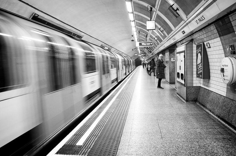 London St. Paul's Station - Tschüss. von Arjen van de Belt