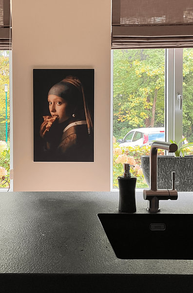Kundenfoto: Das Mädchen mit der Pizza von Skyfall Iconics, als ArtFrame