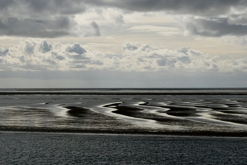 Sand waves by Dick Mostaard