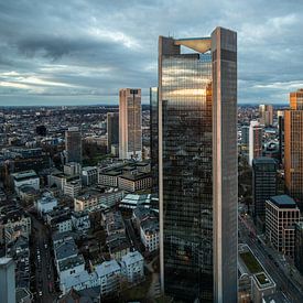 Uitzicht op de skyline van Frankfurt van Fotos by Jan Wehnert