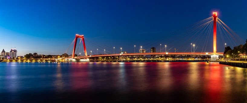 Willemsbrug in Rotterdam am Abend von Pieter van Dieren (pidi.photo)