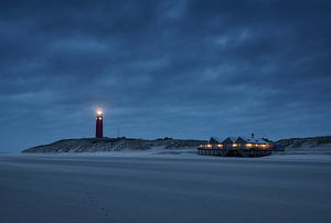 Heure bleue orageuse sur la plage de Texel
